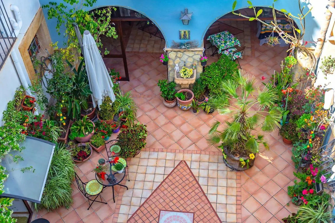 La Finestra Sul Cortile B&B Sciacca Italia