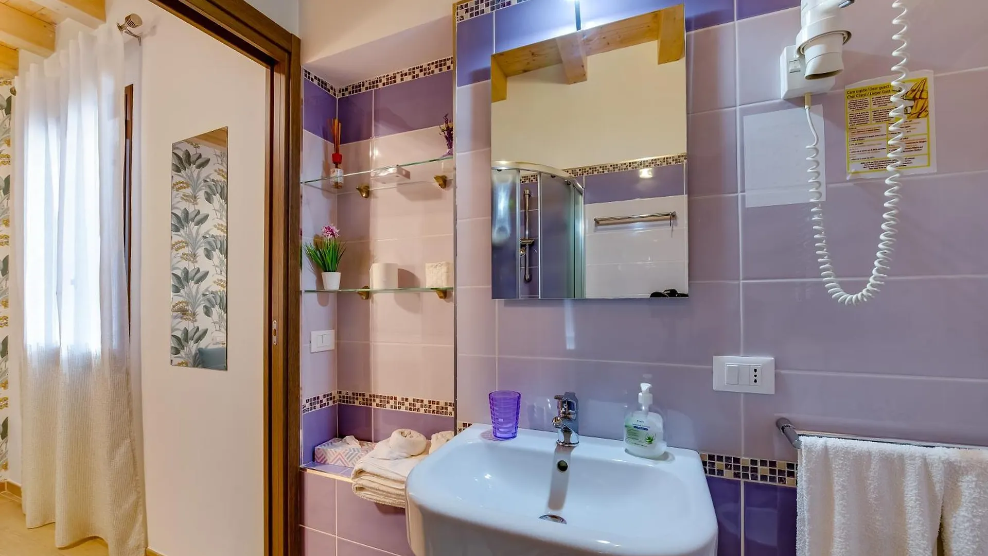 La Finestra Sul Cortile B&B Sciacca Bed and breakfast