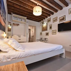 https://sottopiano-your-cozy-room.hotelinveneto.com