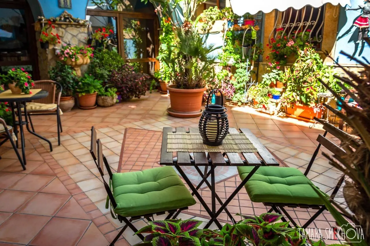 La Finestra Sul Cortile B&B Sciacca Bed & Breakfast