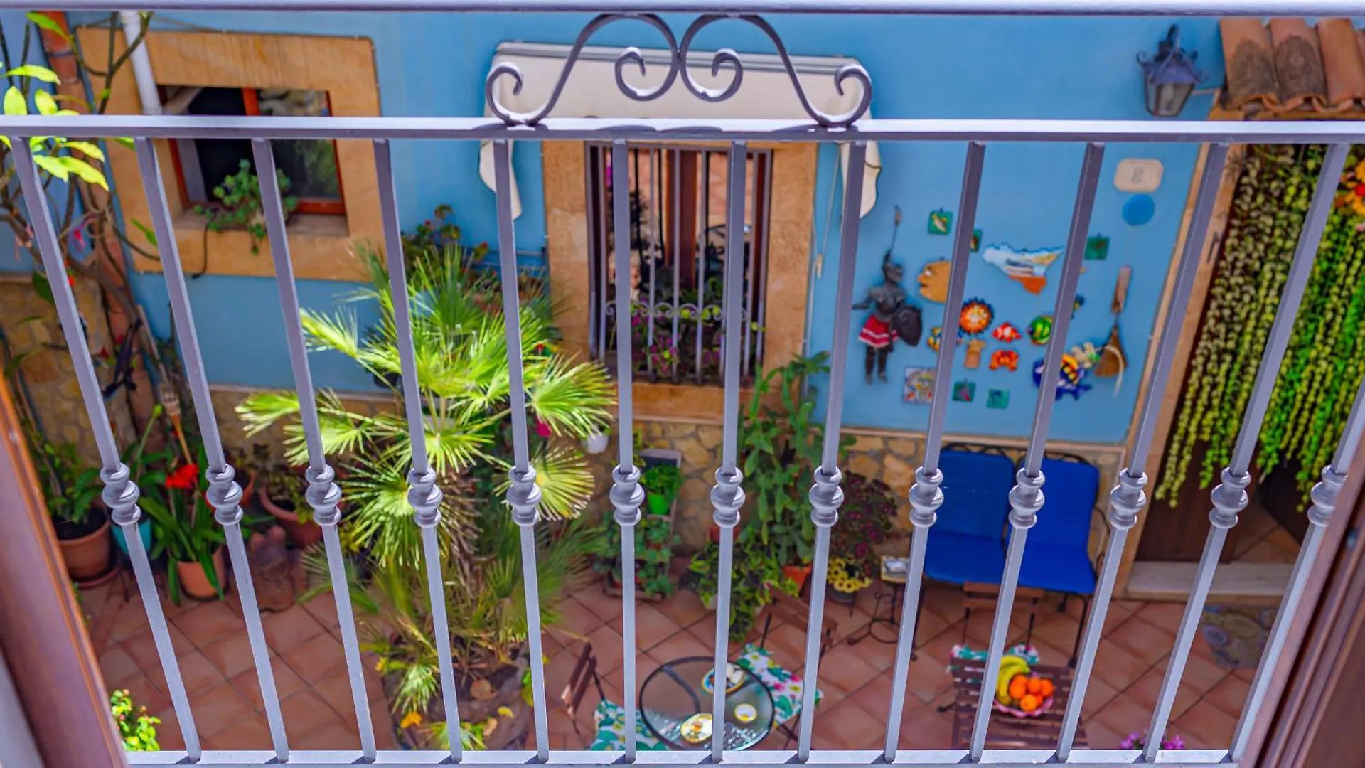 La Finestra Sul Cortile B&B Sciacca Bed & Breakfast